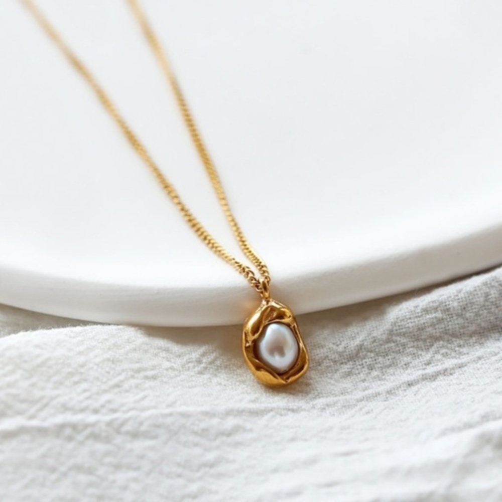 18K Gold Plated Titanium Fresh Water Pearl Necklace